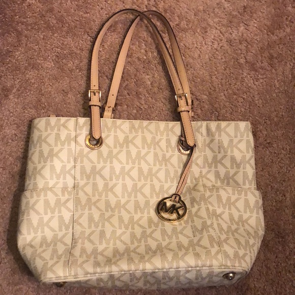 Michael Kors Handbags - Michael Kors Purse Michael Kors Handbags - Michael Kors Purse
